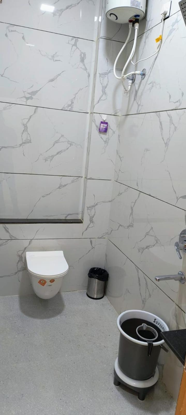 Hotel Satyam Shajapur Eksteriør billede